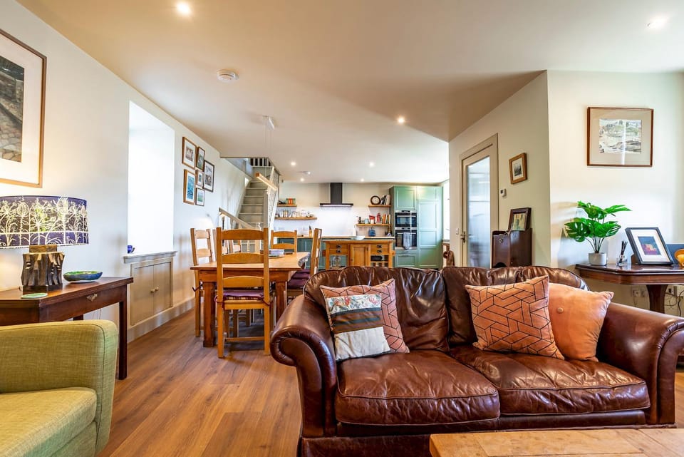 Communal lounge/ TV room, Living room