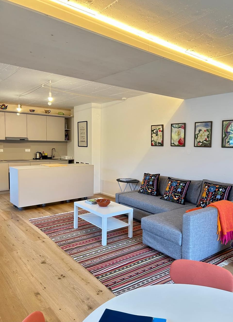 Kitchen or kitchenette, Living room
