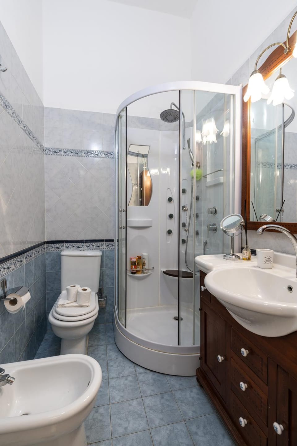Green Square Apartment 14 Min from Santa Croce with Hydromassage Tub Apartment in Florence