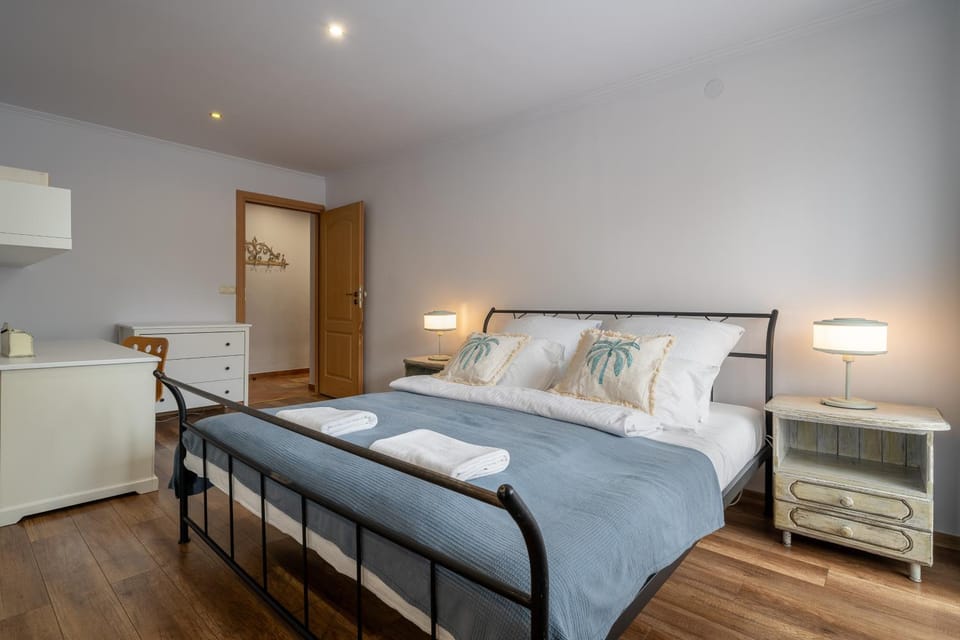 Bed, Photo of the whole room, Bedroom, towels, wardrobe