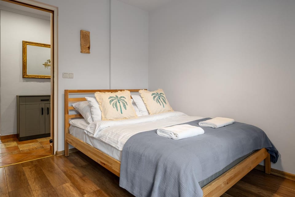 Bed, Photo of the whole room, Bedroom, towels, wardrobe