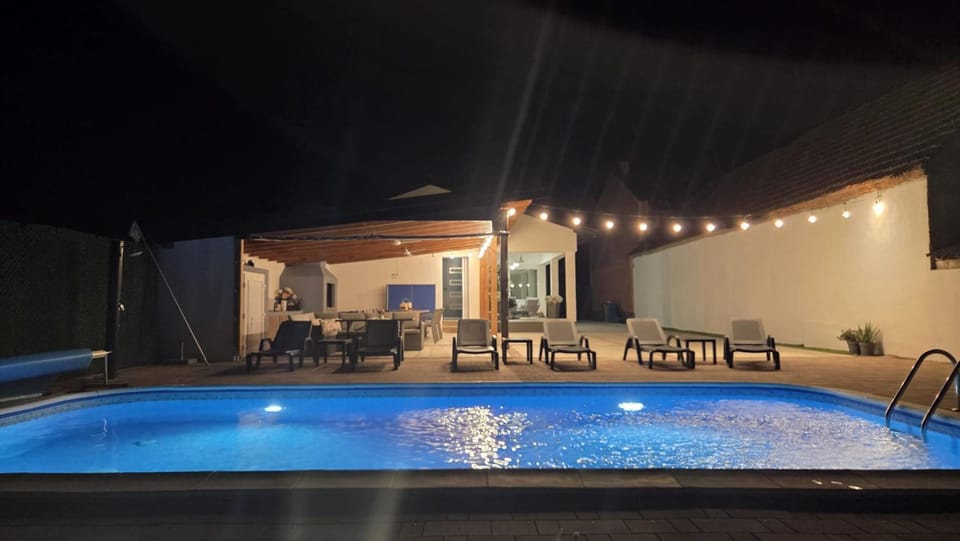 Night, Pool view, Swimming pool, sunbed