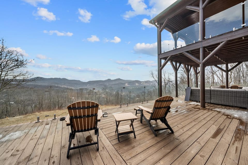 A Whole Log to Love House in Watauga