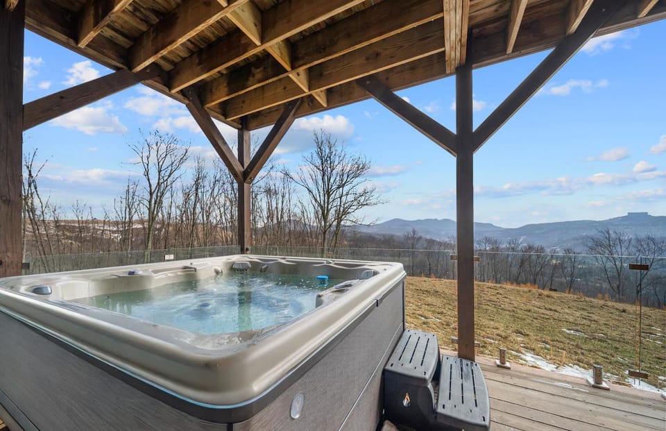 A Whole Log to Love House in Watauga