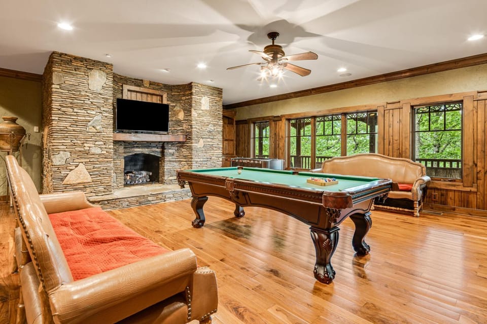 Adirondack House in Brushy Fork