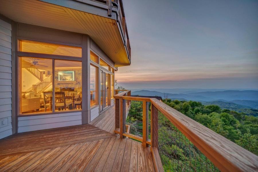 Ash Cliff Manor House in Beech Mountain