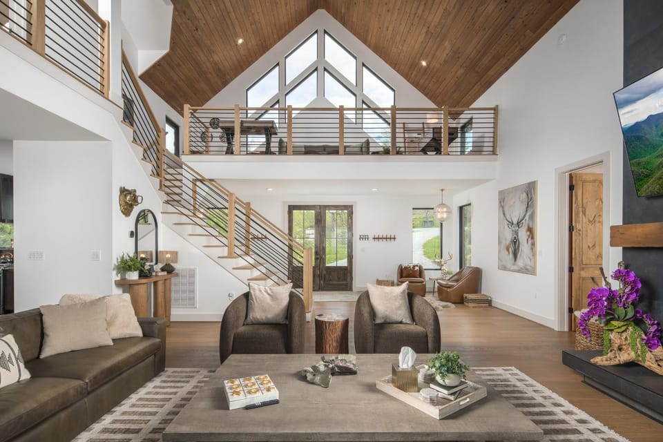 Bearly Behavin at Eagles Nest House in Tennessee