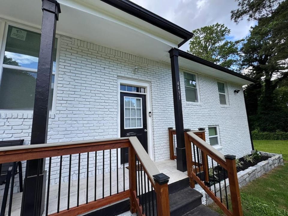 Relaxing Forest Park Home Near Airport & Downtown House in Forest Park