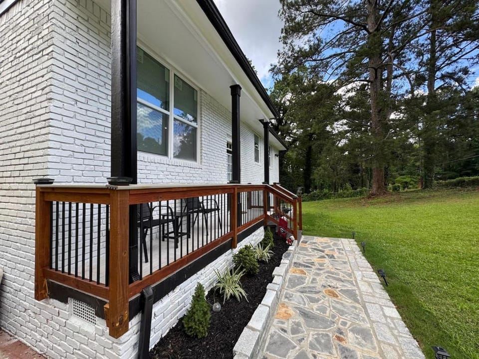 Relaxing Forest Park Home Near Airport & Downtown House in Forest Park
