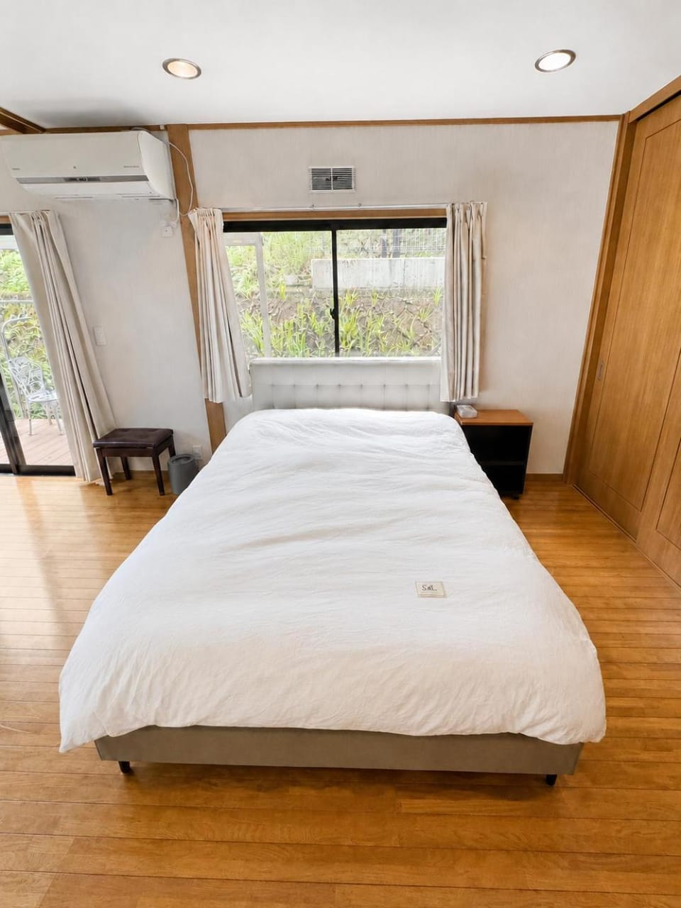 Bed, Photo of the whole room, Bedroom, wardrobe