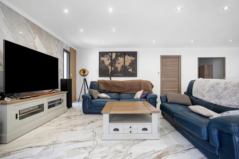 Property building, Living room