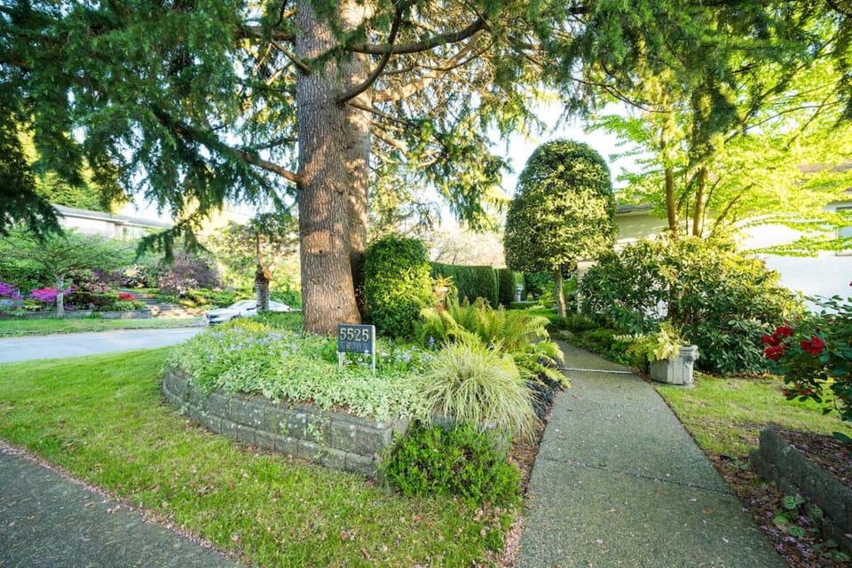 Crown Garden House House in Vancouver