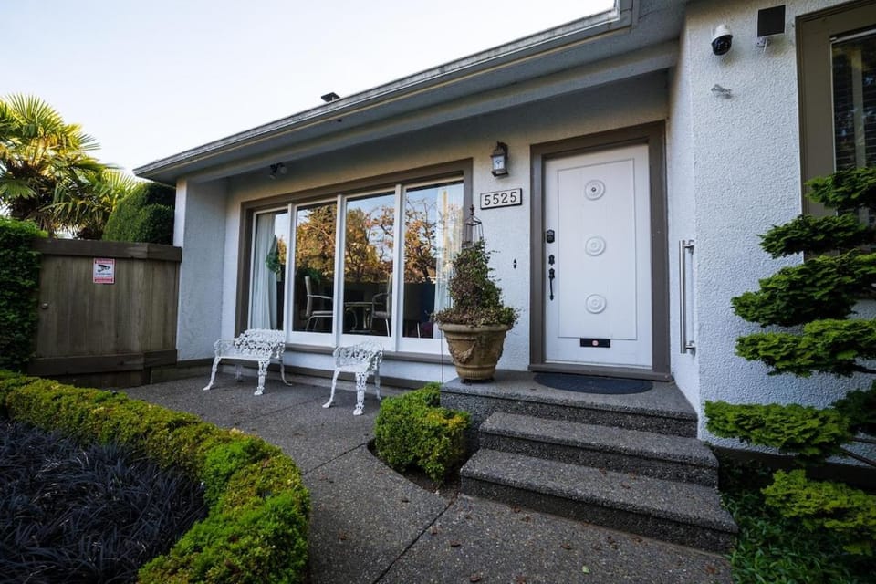 Crown Garden House House in Vancouver