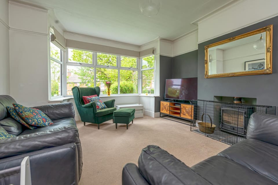 Living room, Other, Seating area, Evening entertainment