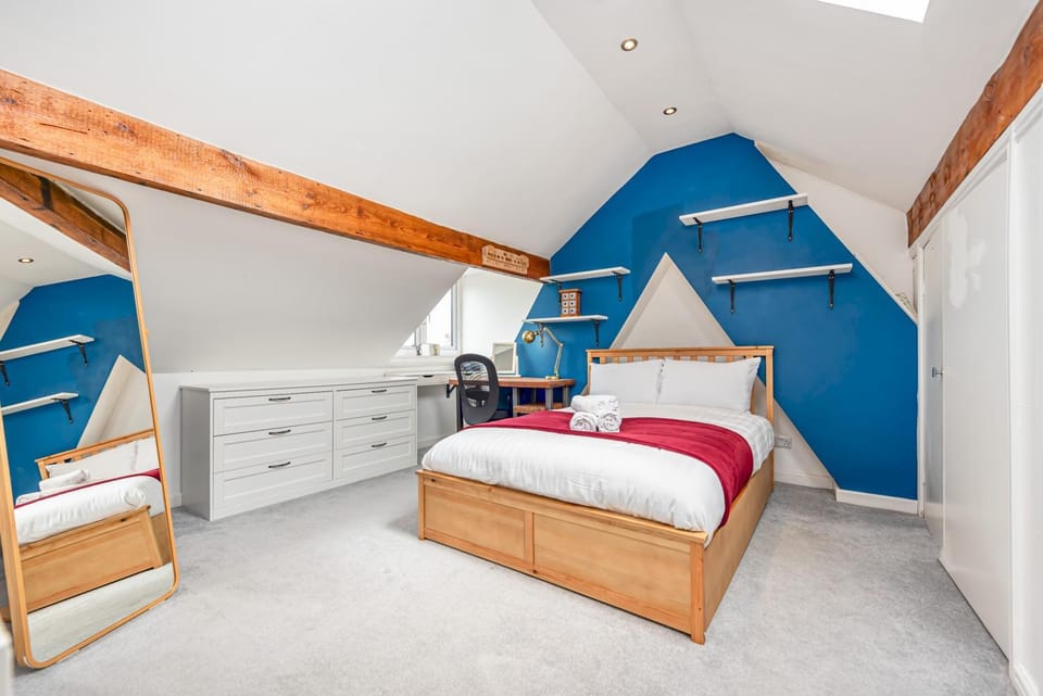 Bed, Other, Photo of the whole room, Bedroom, wardrobe