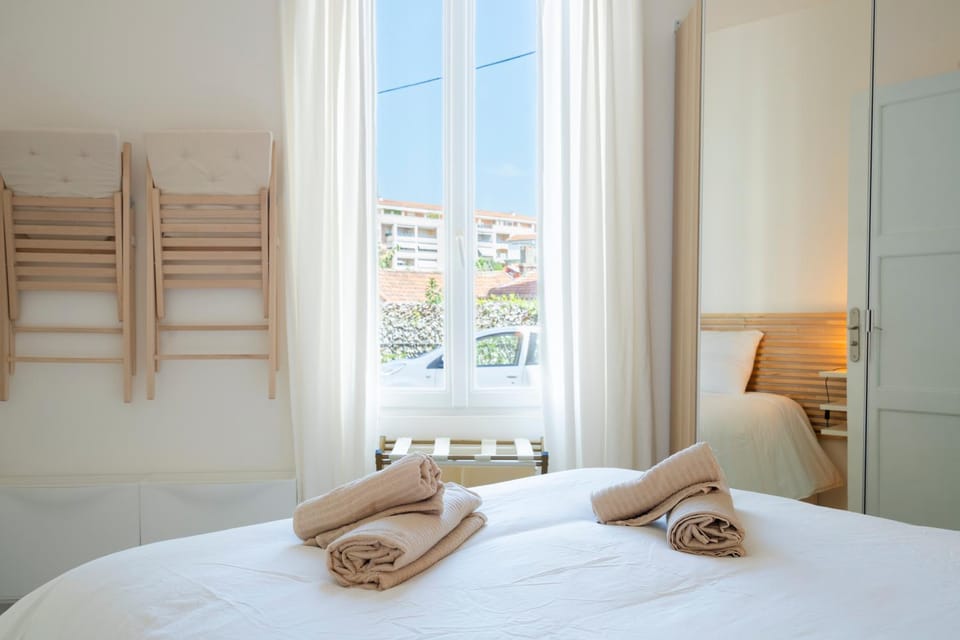 View (from property/room), Bedroom, City view, City view