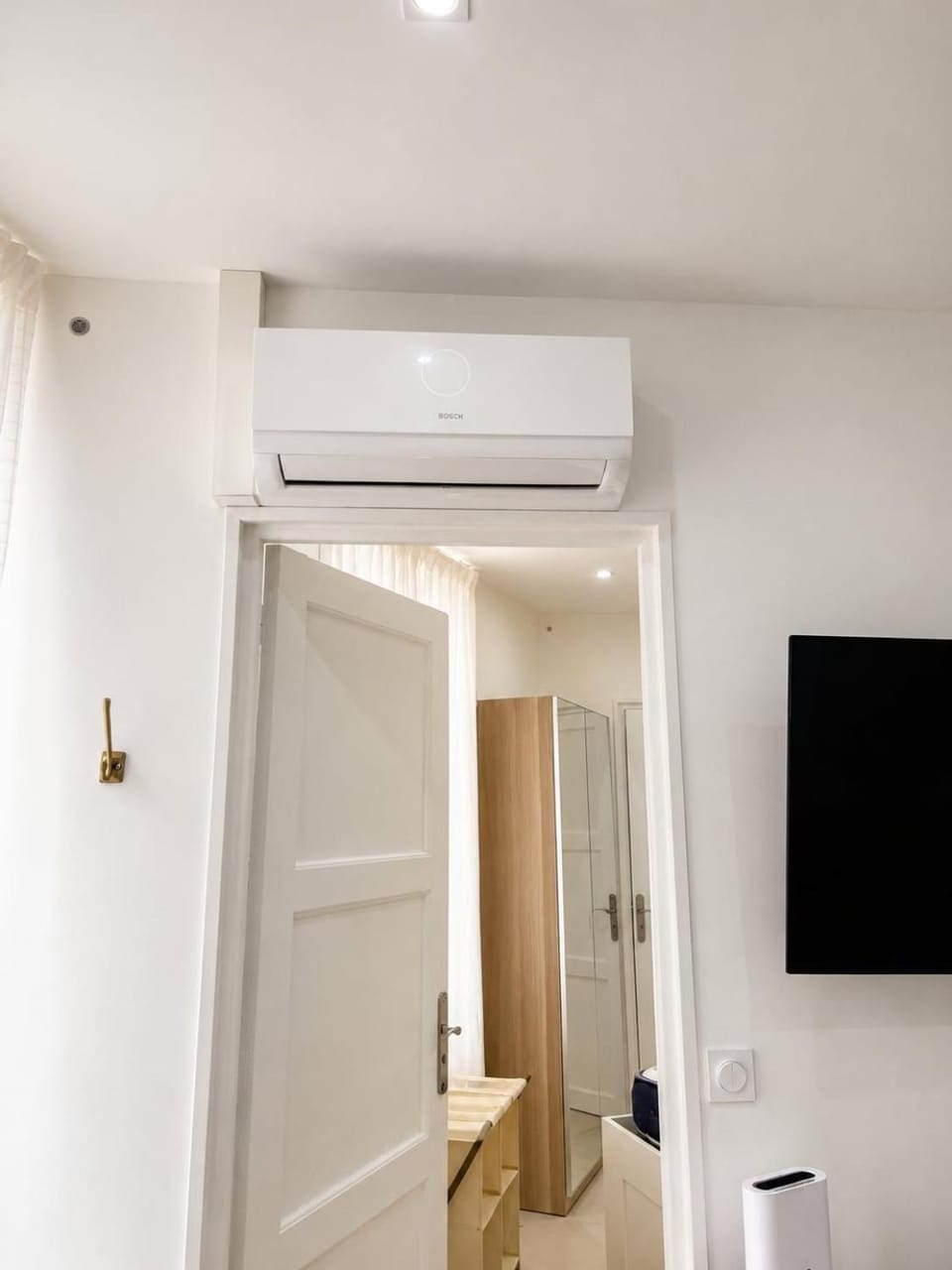 TV and multimedia, air conditioner