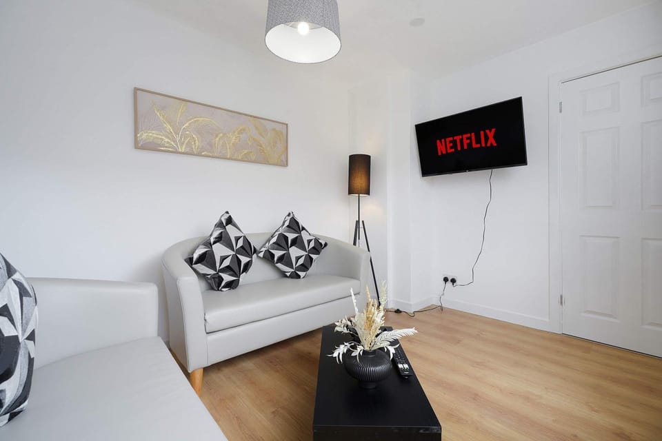 TV and multimedia, Living room, Seating area