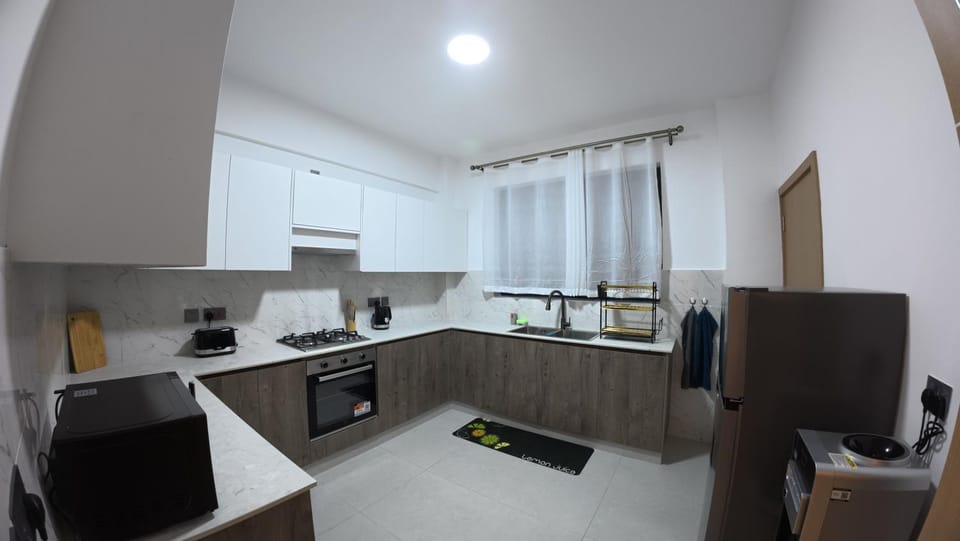 Kitchen or kitchenette, kitchen