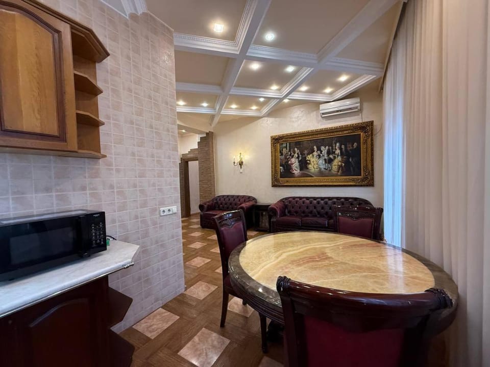 Центр Яворницького 82 - 2 кв евро парковка бесплатная Apartment in Dnipro