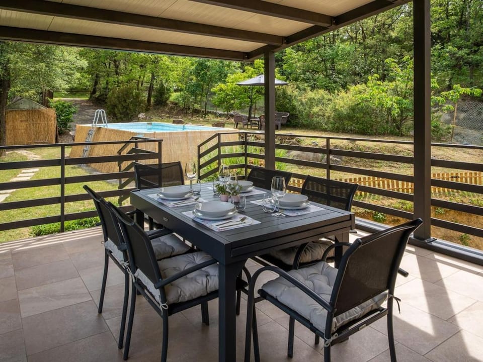 Patio, Spring, Garden, View (from property/room), Balcony/Terrace, Balcony/Terrace, Dining area, Garden view, Pool view, Swimming pool