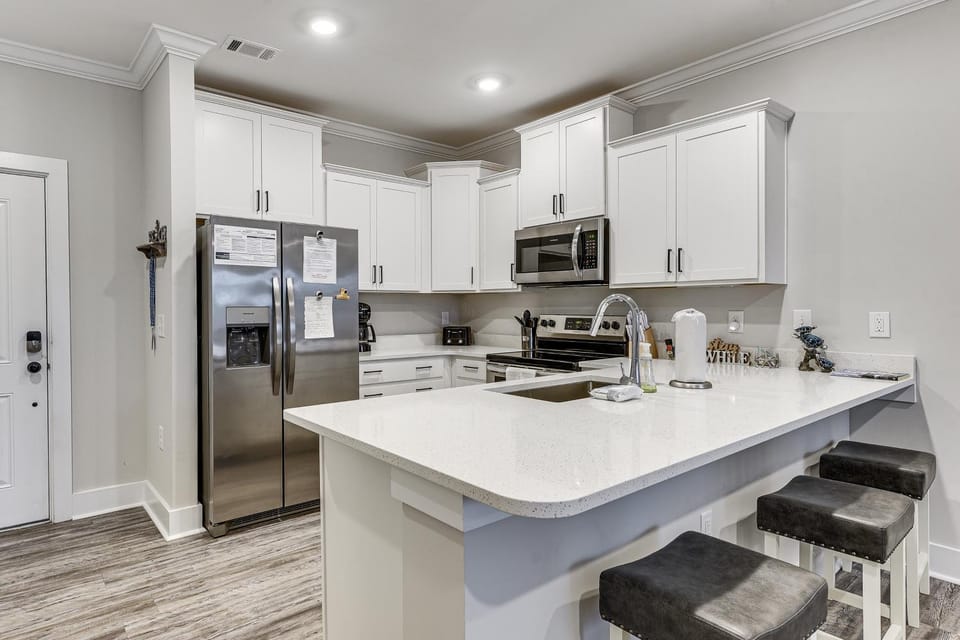 Golf + Poolside Days! Condo 9 Mi to Sunset Beach House in South Carolina