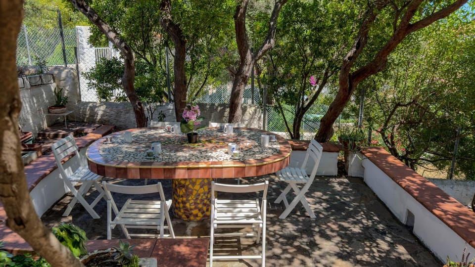 Garden, Dining area