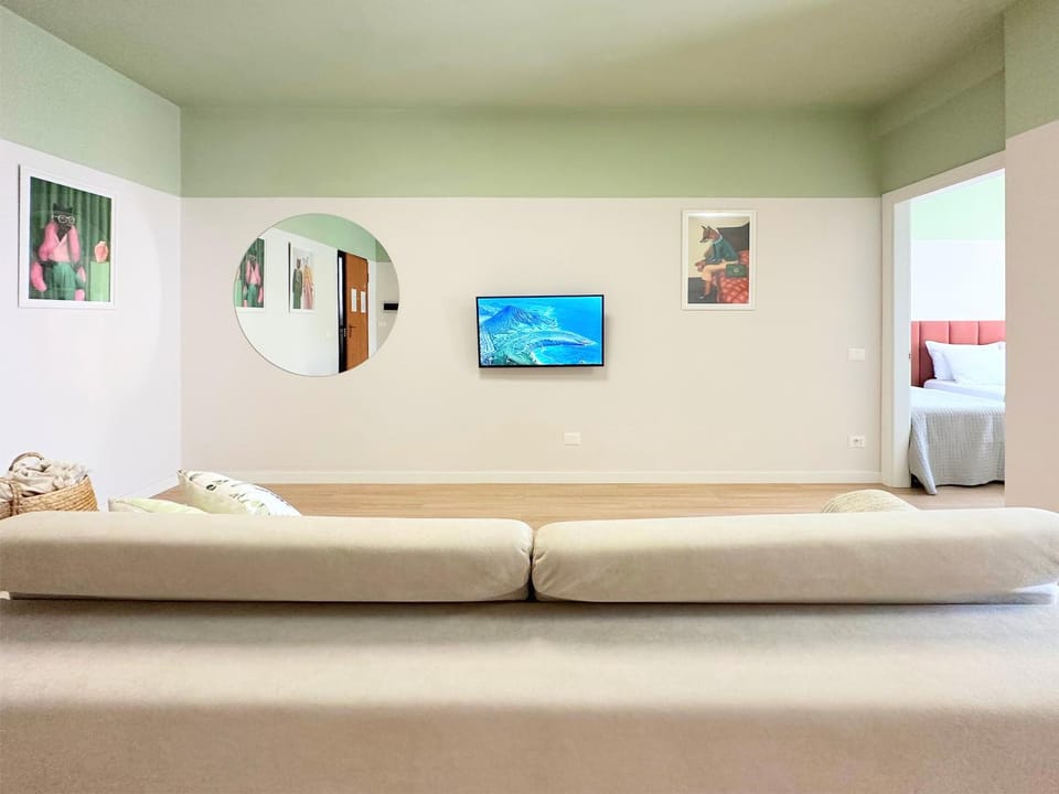 Premium Riviera Apartment- AC,PARKING,COMFORT Apartment in Tirana County, Albania