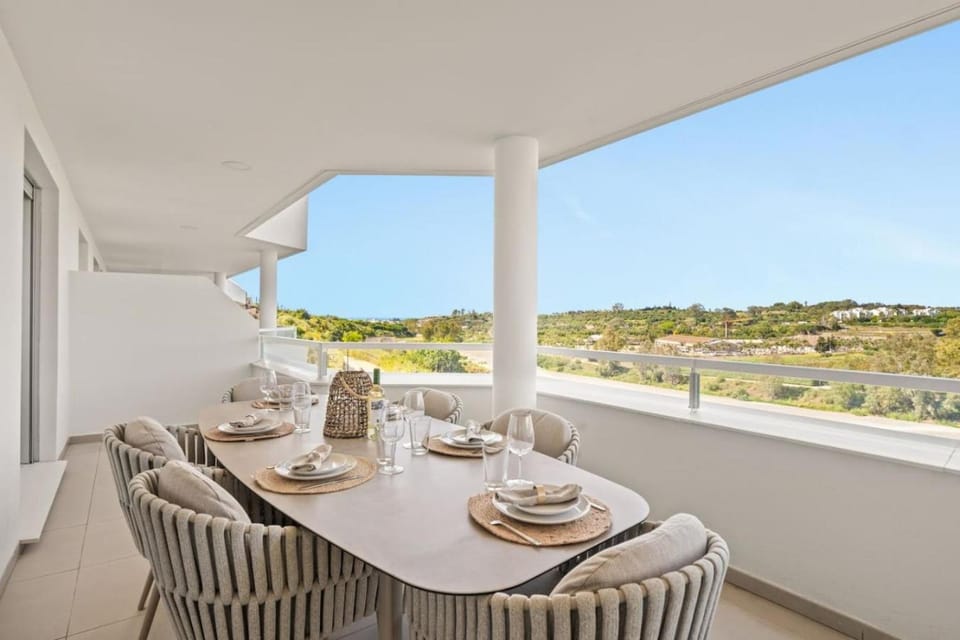 Day, View (from property/room), Balcony/Terrace, Balcony/Terrace, Dining area