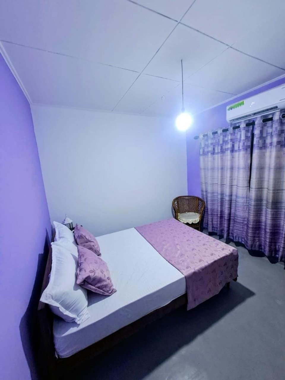 Bed, Photo of the whole room, Bedroom