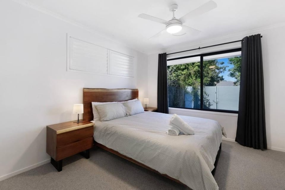 Luxury Burleigh House - Pool - Beach - Ensuites House in Burleigh Heads