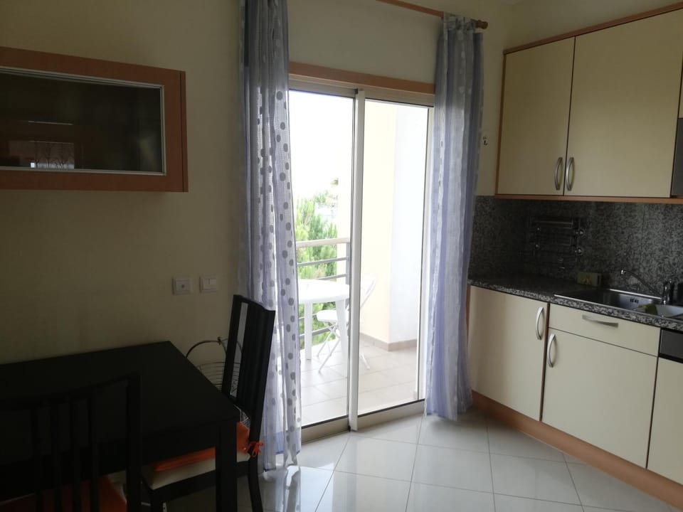 Property building, Kitchen or kitchenette, Living room