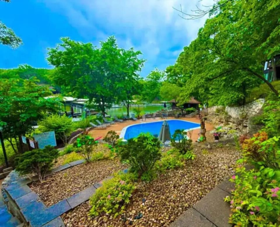 Roundhouse Villa at Treetop Village-2BD/3BA/Pools/Pickleball/Grill-7PP House in Village Four Seasons