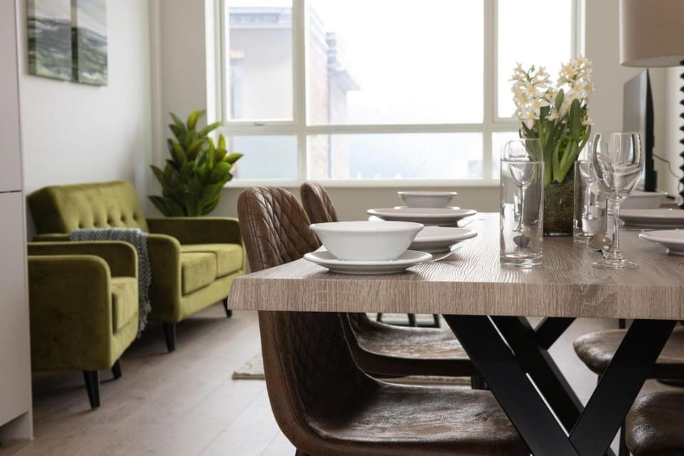 Birmingham City Retreat No 69 Modern 2-Bedroom Apartment in Birmingham