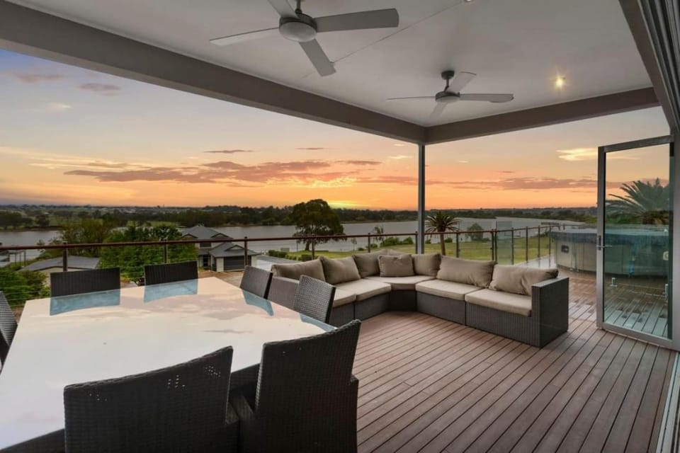JBS Retreat - Downstairs House in Murray Bridge