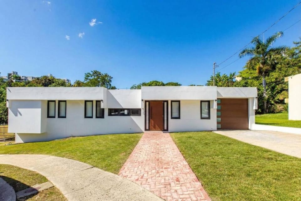 3BR Home with Private Jacuzzi and Fast WiFi in Mayaguez House in Puerto Rico