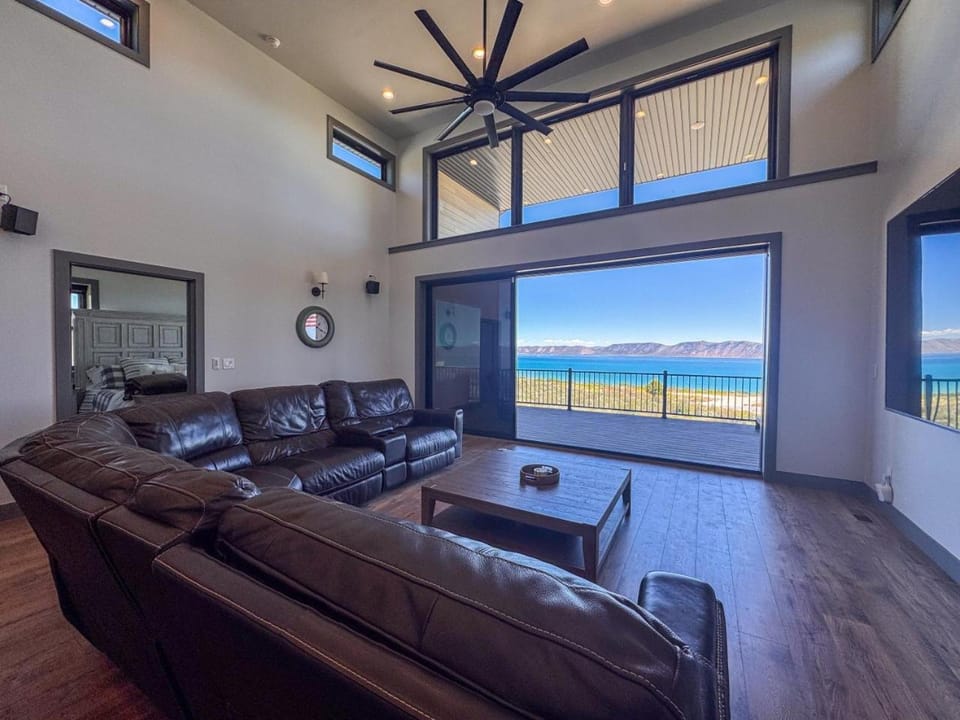 Bear Lake Modern Family Retreat House in Garden City