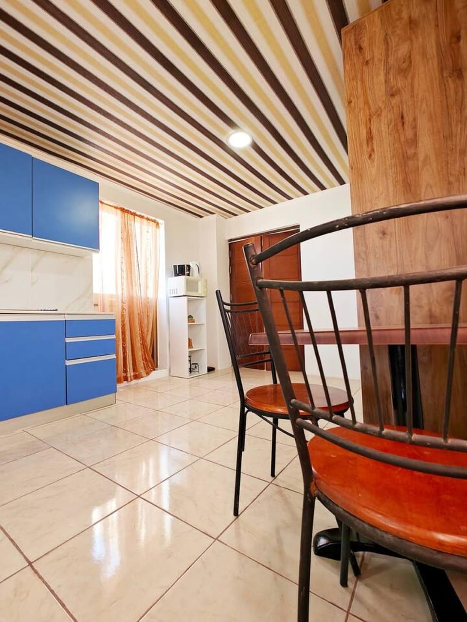 Seating area, Dining area