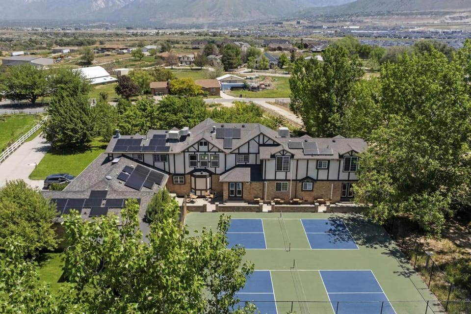 The Orchard - Pickleball - 30 ppl - 10k sqft - 2ac Villa in Utah
