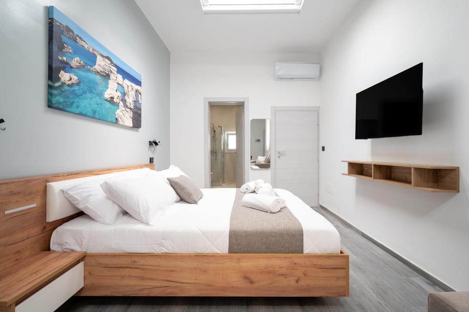 Living room, Bedroom