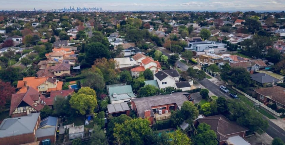 Entire Cozy 4 Bedroom House Surrey Hills House in Melbourne