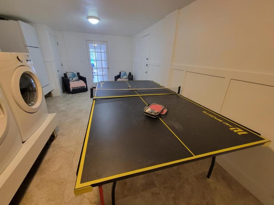 Private Heated Pool - Hot Tub - Near St Armands - Close to the Beach House in Saint Armands Key