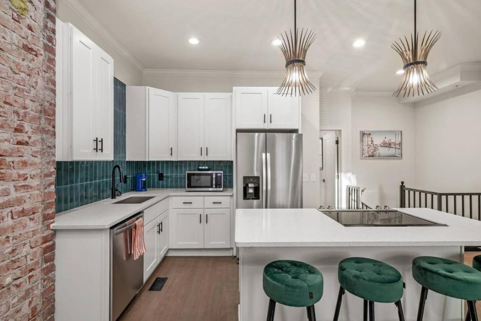 Award Winning Penthouse Suite Skyline Views Apartment in Kansas City