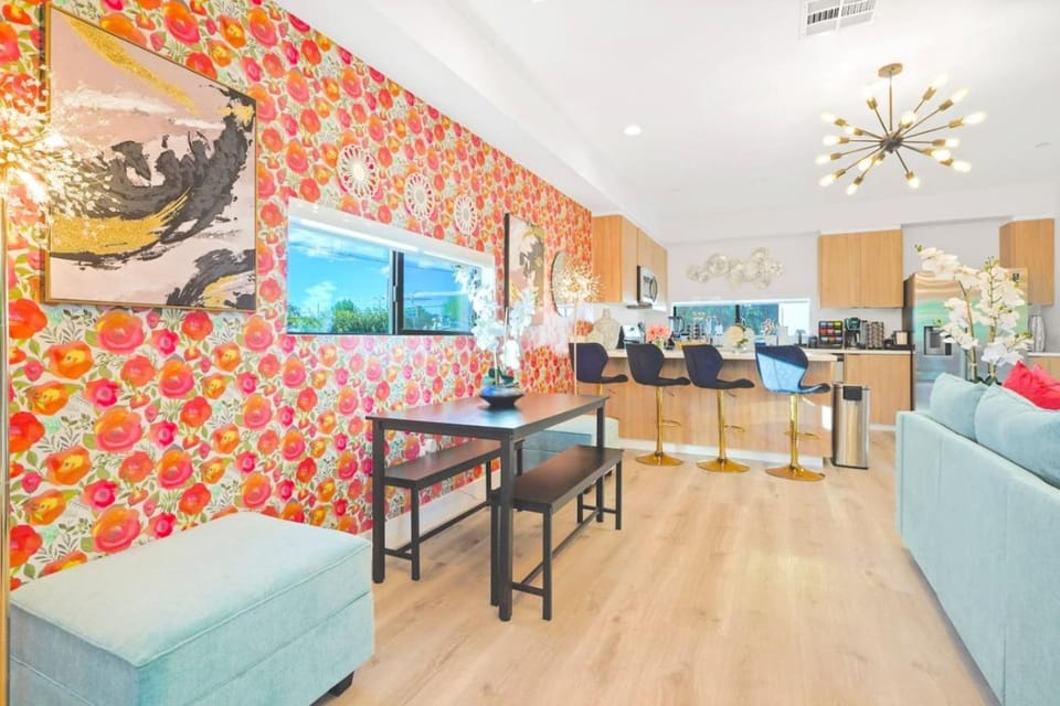 OO. Vibrant 3BR NoHo Suite, Universal 15m, Family House in North Hollywood