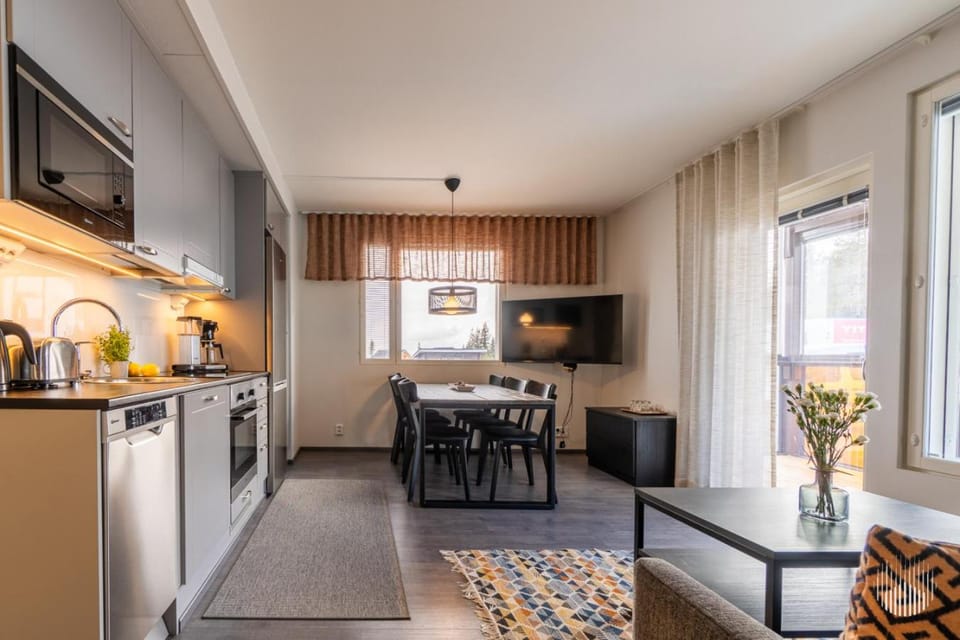 TV and multimedia, Kitchen or kitchenette, oven, stove