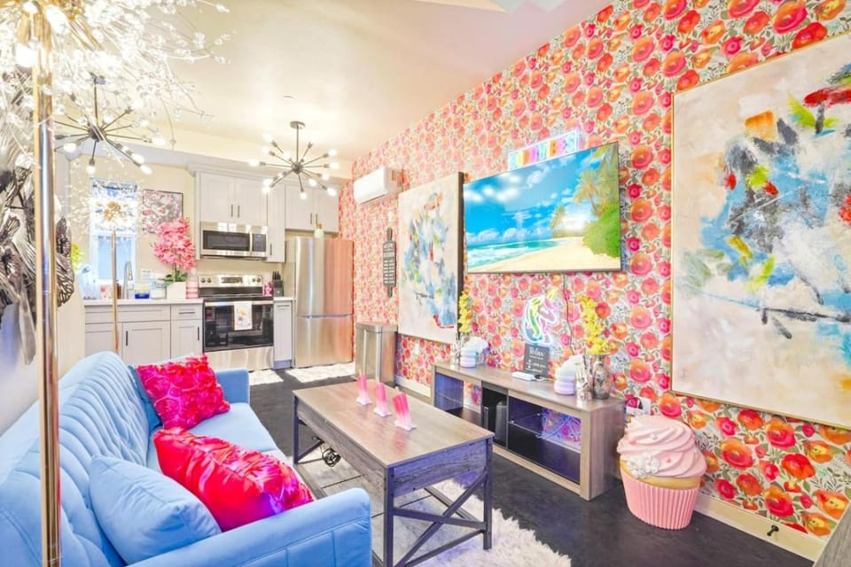 II. Chic 4BR Home, By Universal, Patio, FIFA SoFi House in North Hills