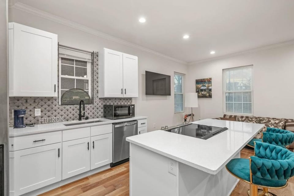 Downtown Elegant Gatsby Loft with Skyline Views Apartment in Kansas City