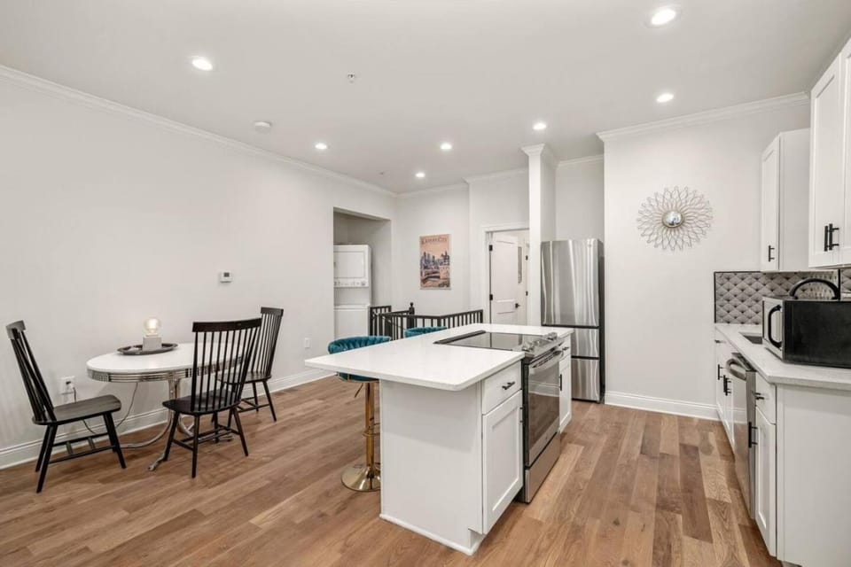 Downtown Elegant Gatsby Loft with Skyline Views Apartment in Kansas City