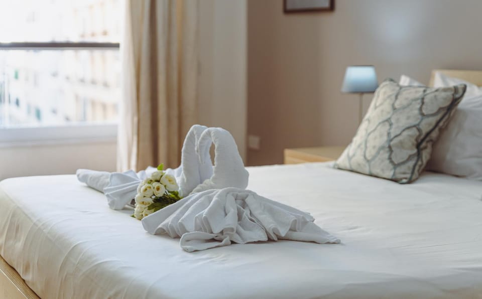Torre Del Mare - Luxury Seafront - Tigne Apartment in Sliema