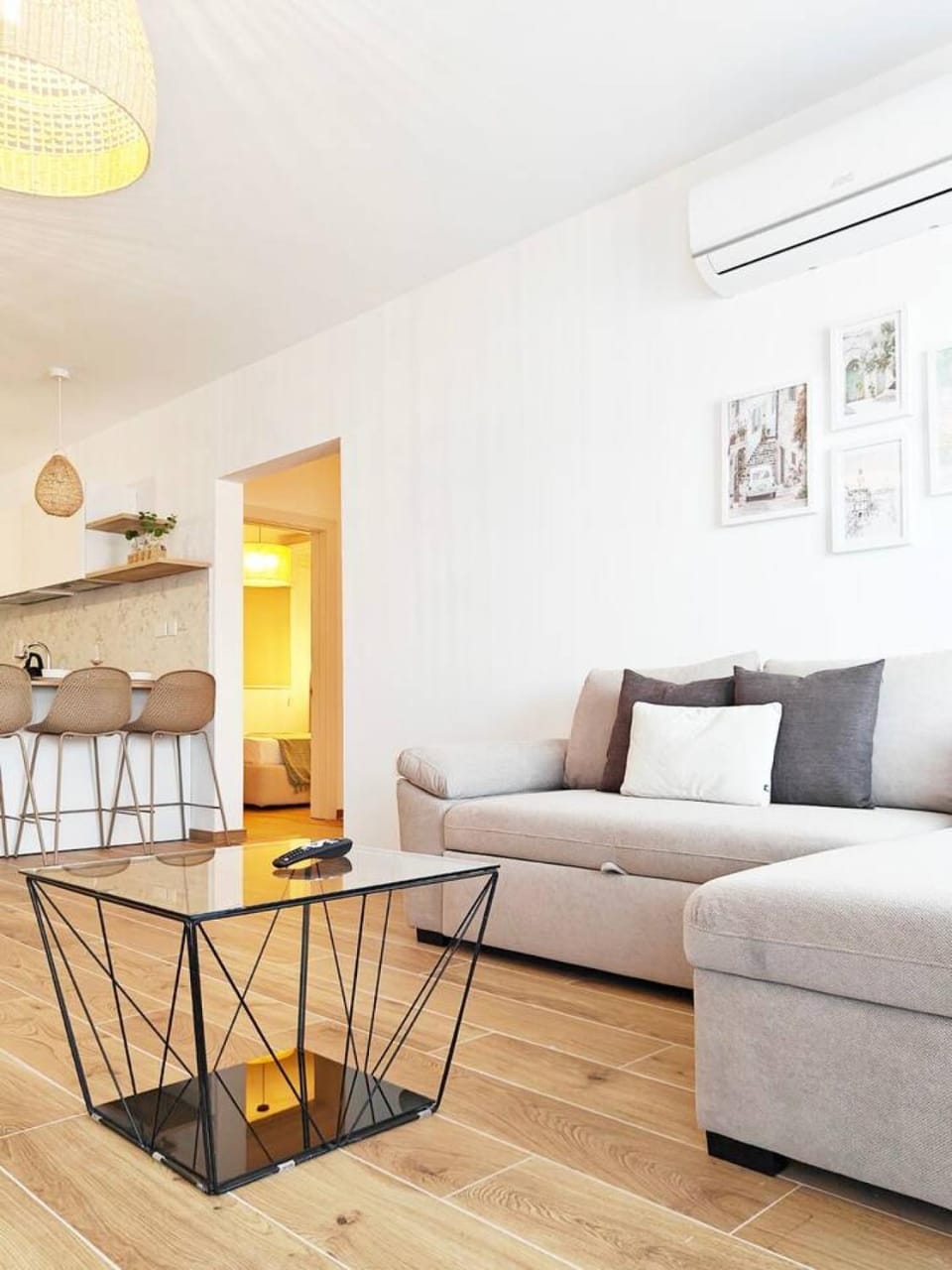 Living room, Seating area, air conditioner